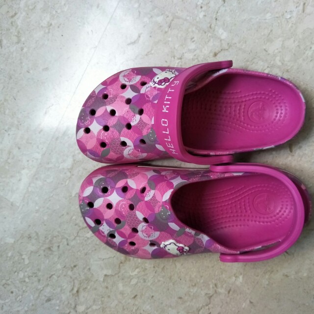 crocs hello kitty clog