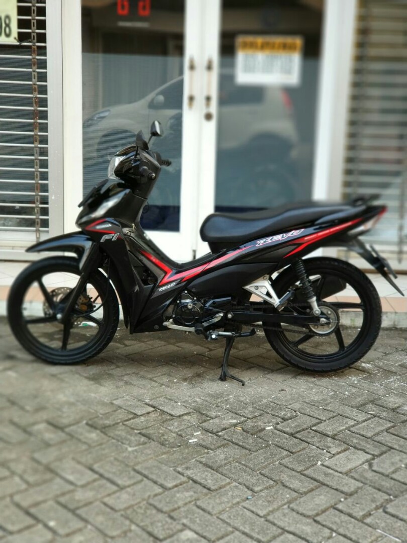 Di Jual Motor Honda Revo Absolute 110 Tahun 2017 Motor Di Carousell
