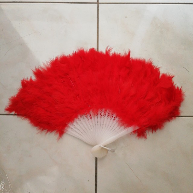 Feathered Fans, Women's Fashion, Jewelry & Organisers, Rings on Carousell