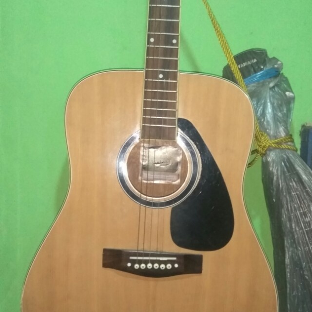 Gitar Jumbo