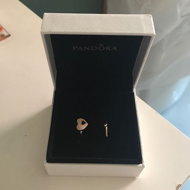 Puzzle heart frame ring pandora top