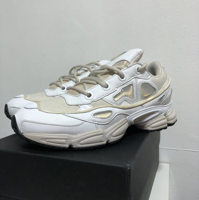 Raf outlet ozweego white