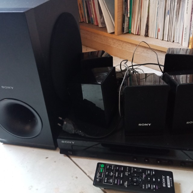 Sony Home Theater System DAVTZ140, TV & Home Appliances, TV