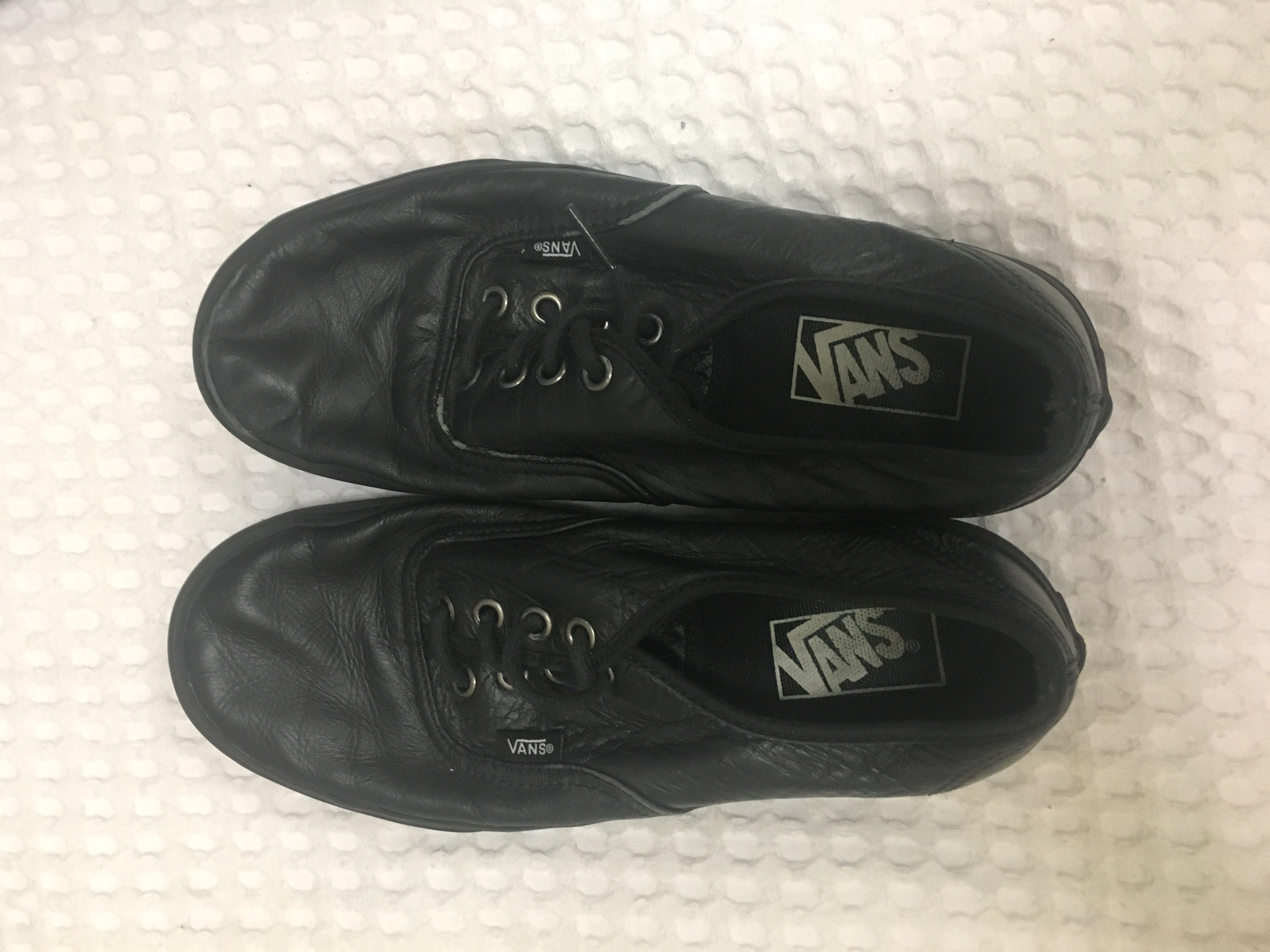 Black leather vans, Women's Fashion 