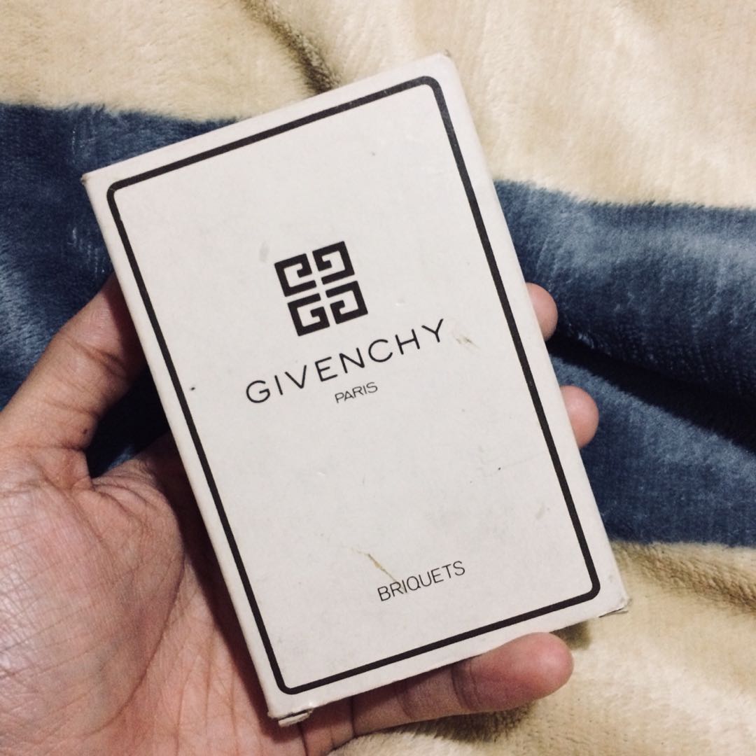Givenchy Lighter (Category: Sneakers & Footwear) located in Taguig. Submitted by shop_3cia (Listing ID 161769705, Image 2). Description: The item above is negotiable and the only flaw is that it doesn’t have gas inside it, kayo na po bahala maglagay. DELIVERY AND MEET-UPS SCHED ARE ON MY BIO. Check it out! Message me here or text me at 09669205284. The shipping fee is shouldered by the customer. Thank you and happy shopping! #list4avengers.