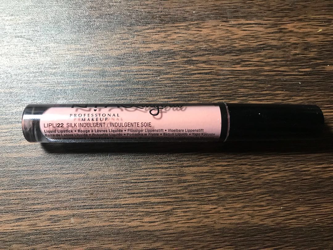 NYX Lingerie liquid lipstick-Embellishment