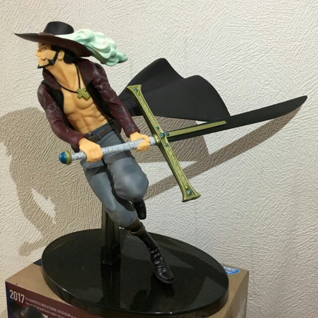 one piece mihawk figure