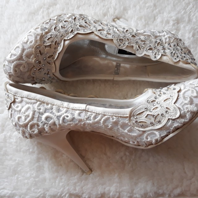 Sepatu High Heels Putih Brokat Fesyen Wanita Sepatu Di Carousell