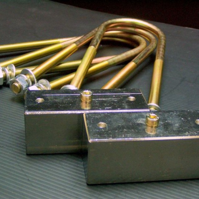 Toyota hiace 2.8" lowering kit, Car Accessories on Carousell