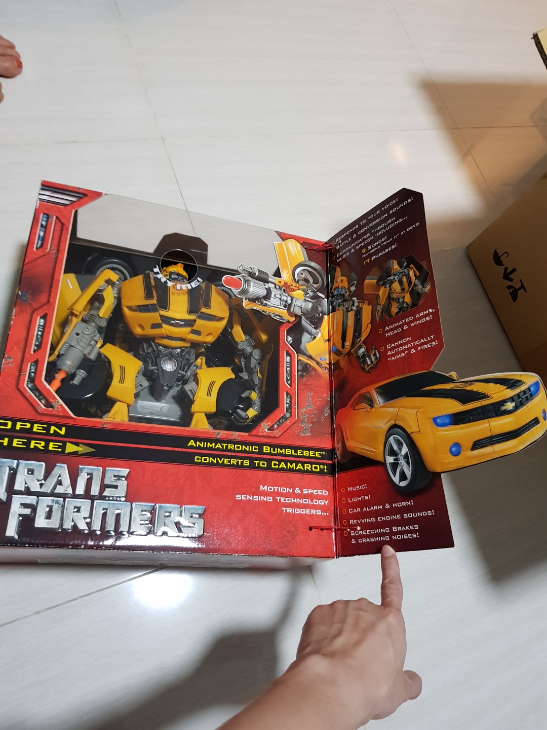 2007 Ultimate Bumblebee, Hobbies & Toys, Toys & Games on Carousell
