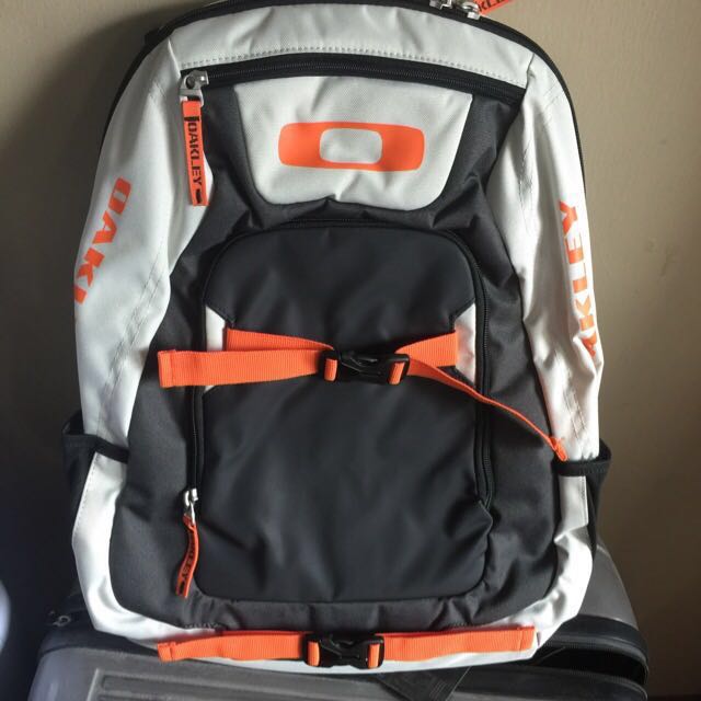authentic oakley street wear back pack sports on carousell