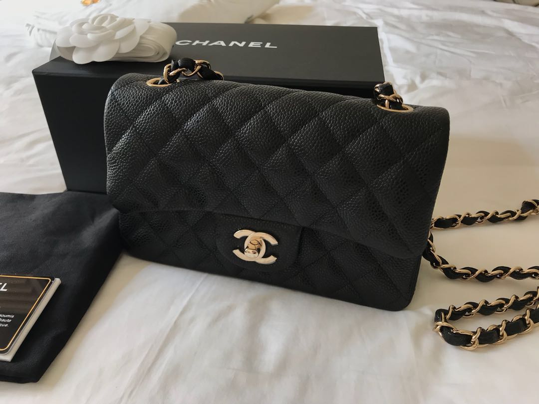 Chanel Black Quilted Lambskin Leather Flap CC Card Holder GHW – On Que Style