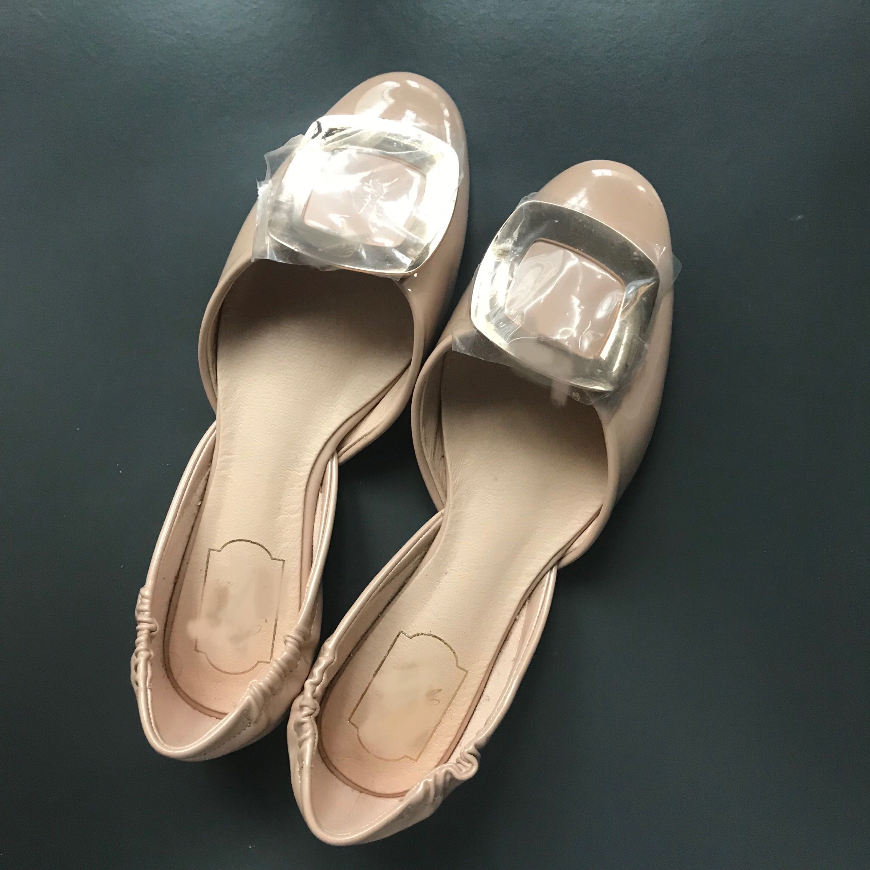 nude patent flat