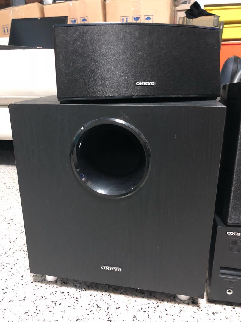 Onkyo AC Receiver (HTR391) with 5 Speakers; Subwoofer and Remote