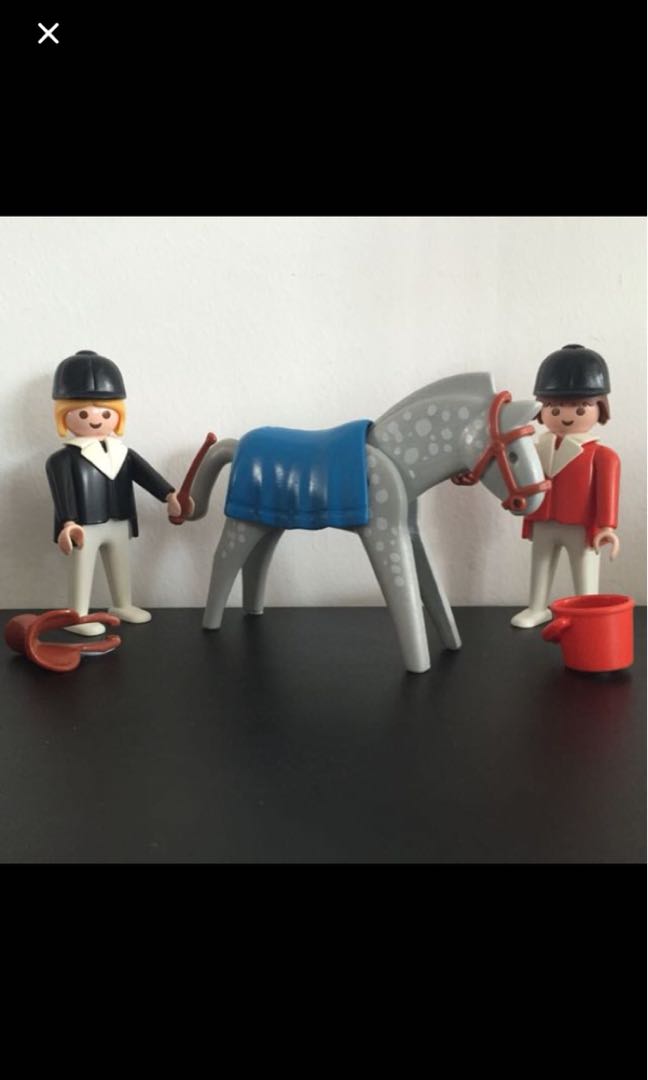 plastic horse and jockey figures