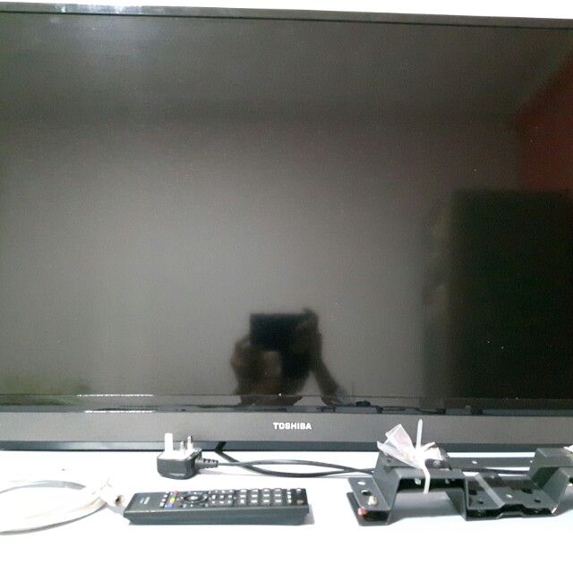 Toshiba FHD LED TV 40 Inch Model 40PB200E, TV & Home Appliances, TV ...