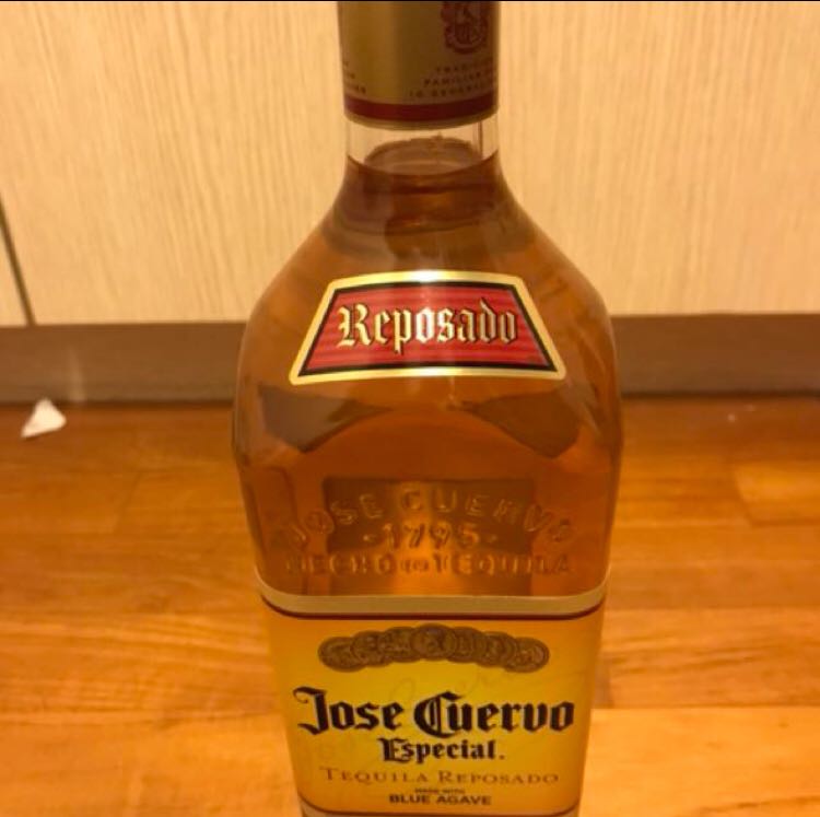 1 Liter Jose Cuervo Tequila, Food & Drinks, Alcoholic Beverages on