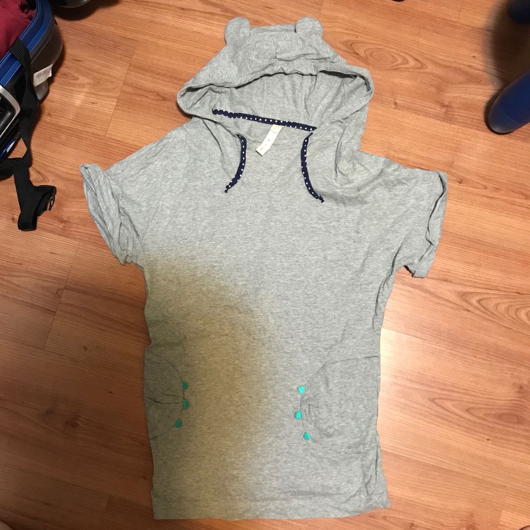 A La Sha連帽上衣 Women S Fashion Top On Carousell