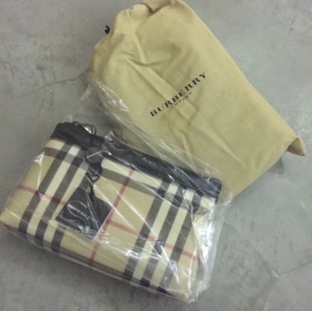 Burberry Speedy, Women's Fashion, Bags & Wallets, Purses & Pouches on  Carousell