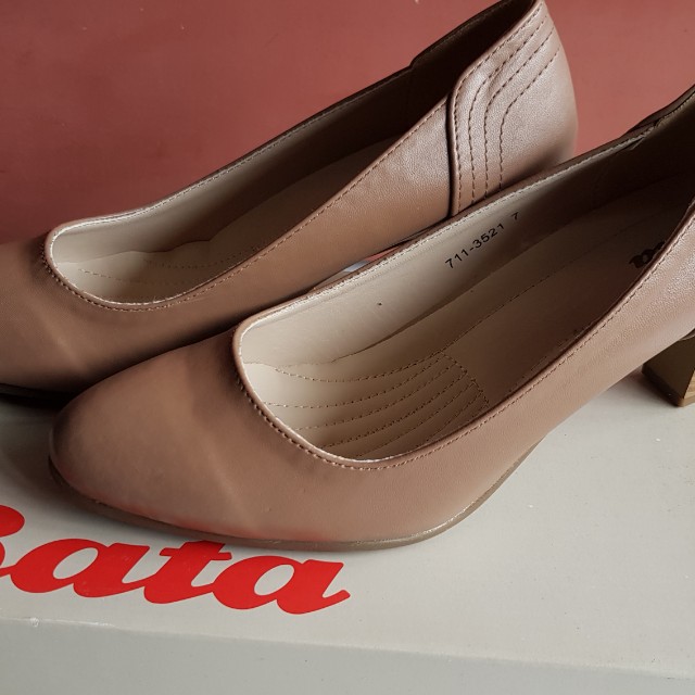 bata pump shoes