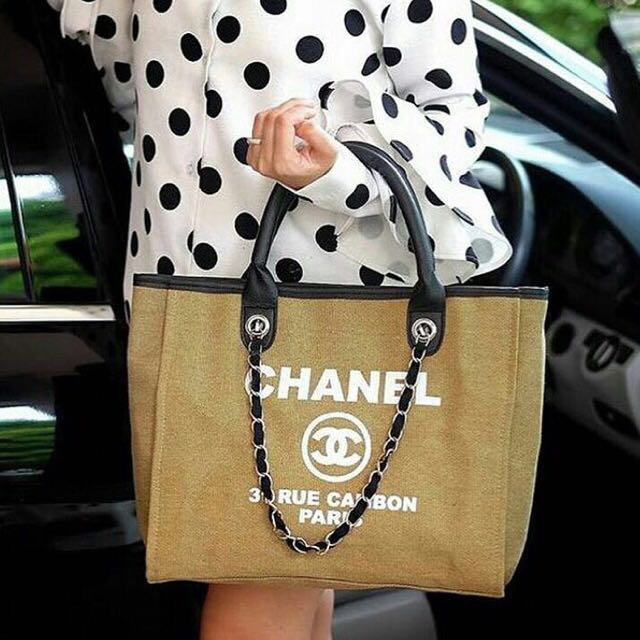 Chanel VIP gift set (Brand new -Rare), Women's Fashion, Bags & Wallets,  Purses & Pouches on Carousell