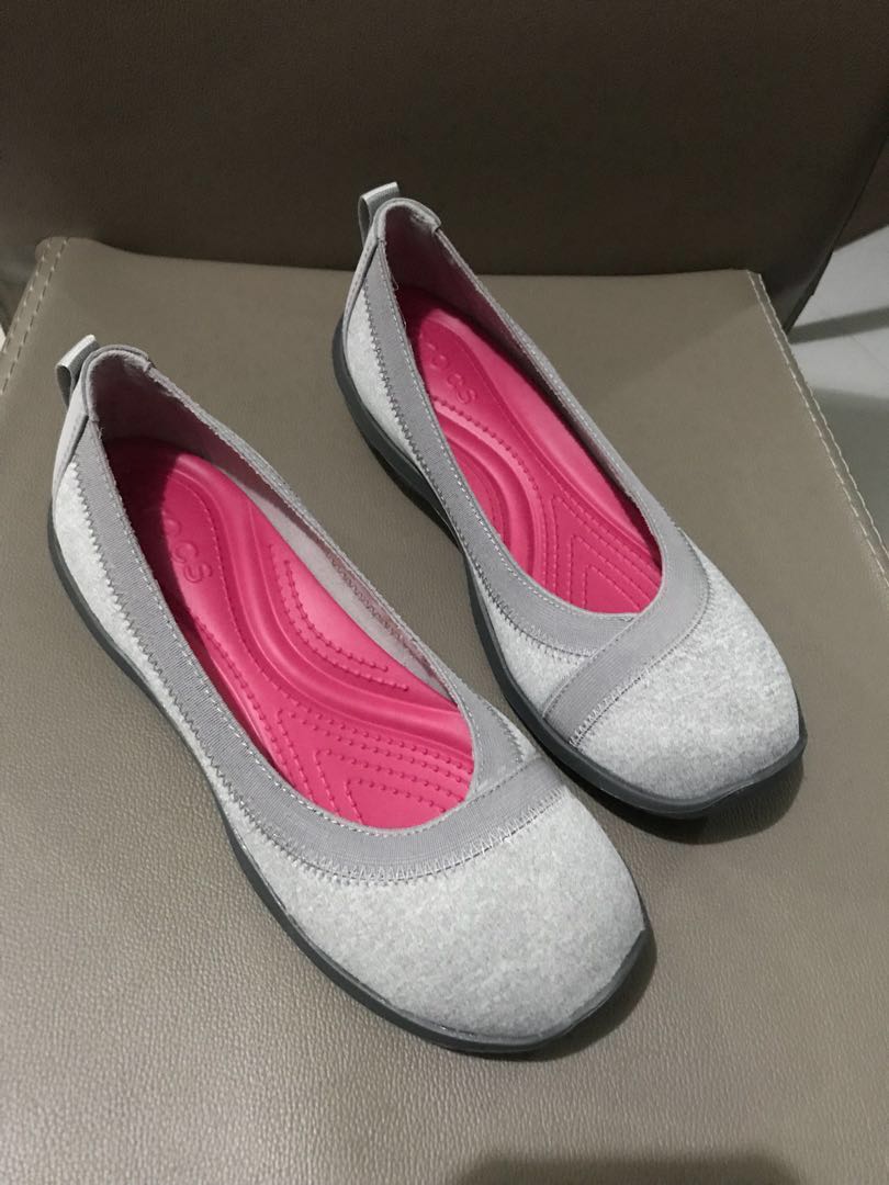 Crocs Shoes, Women's Fashion, Footwear, Sandals on Carousell