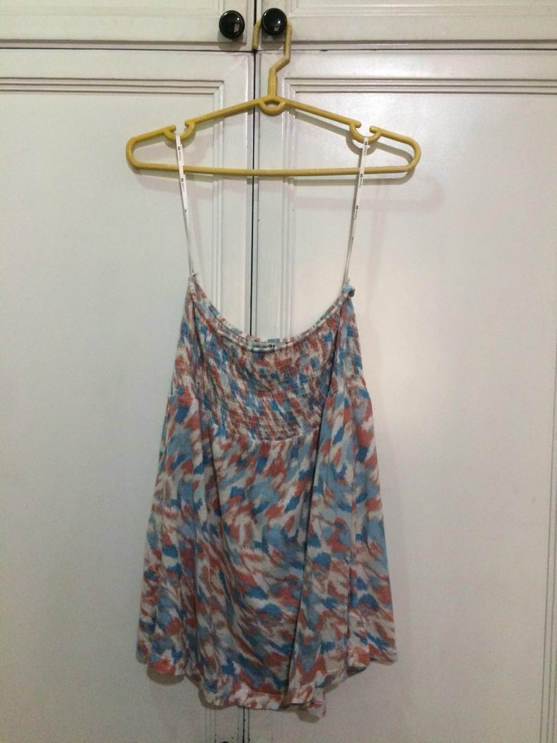 Forever 21 Multi-Colored Tube Top (Category: Others Tops) located in Makati City. Submitted by clawdjaa (Listing ID 163444421, Image 1). Description: A cute tube top with a pastel blue, salmon and white design!.