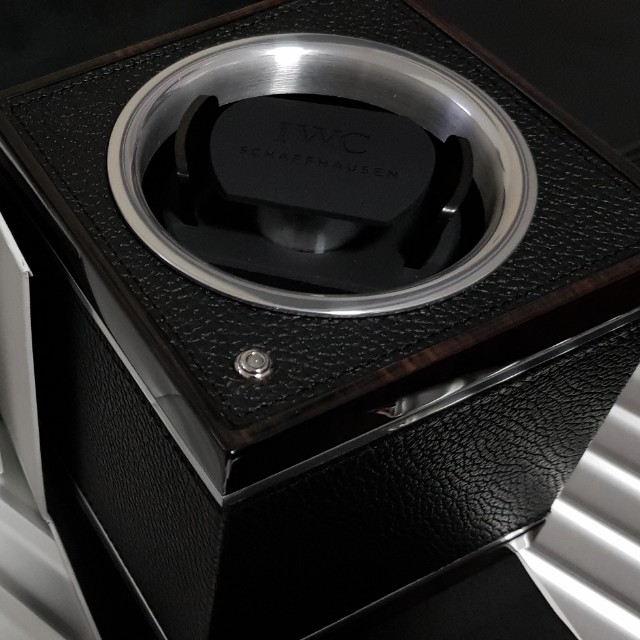 IWC Watch Winder (IWC boutique exclusive), Men's Fashion, Watches