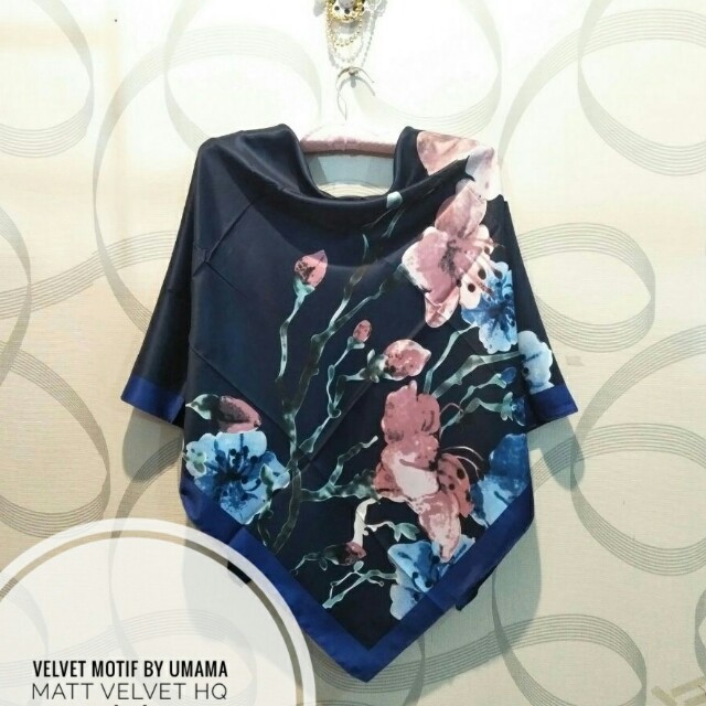 Jilbab Velvet Motif By Umama Olshop Fashion Olshop Muslim Di Carousell