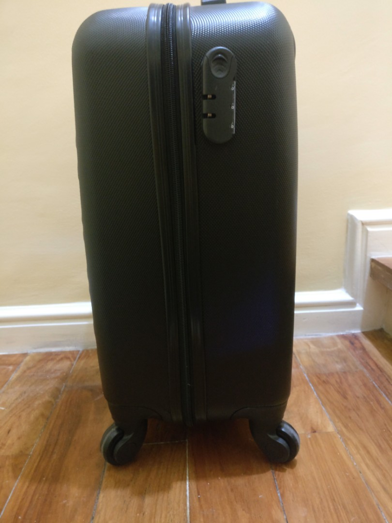 johnnie walker suitcase price