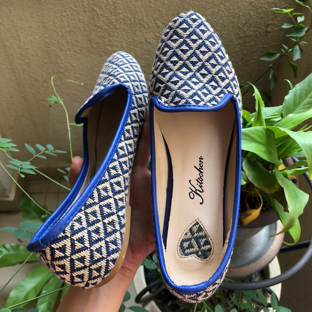 Electric blue flats top