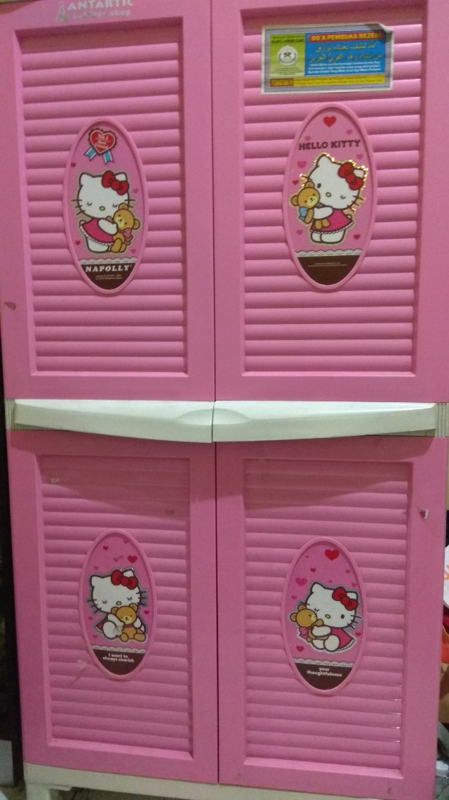Lemari Baju Plastik Hello Kitty Perabotan Rumah Di Carousell Memilih lemari baju terdengar seperti urusan sepele, tetapi ada beberapa hal yang harus kamu pikirkan agar pakaian tersimpan. lemari baju plastik hello kitty