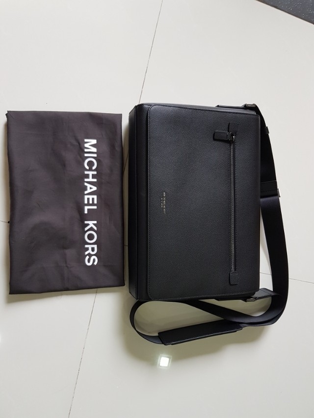 micheal kors man bag