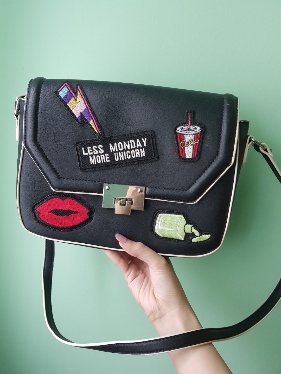 pull and bear sling bag