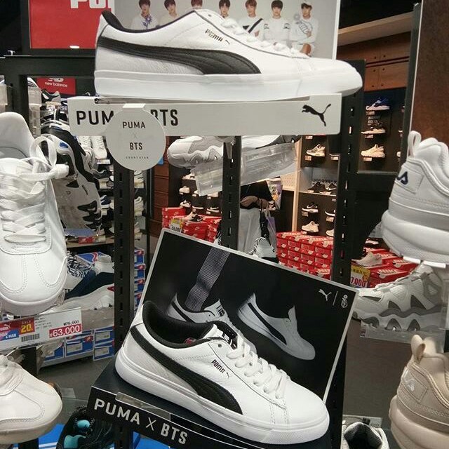 Out of stock only 220 size avai Puma X BTS Court Edition