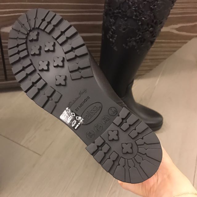 Rain boot （分類：靴）位於 Hong Kong。 由 kaslee_ 提交（商品編號 157572495，圖片 3）。簡介： 。