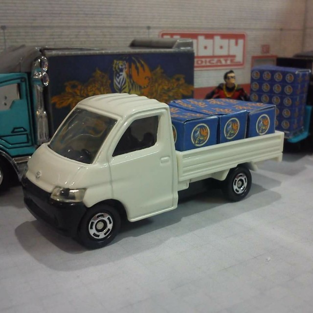 Tomica town ace on sale