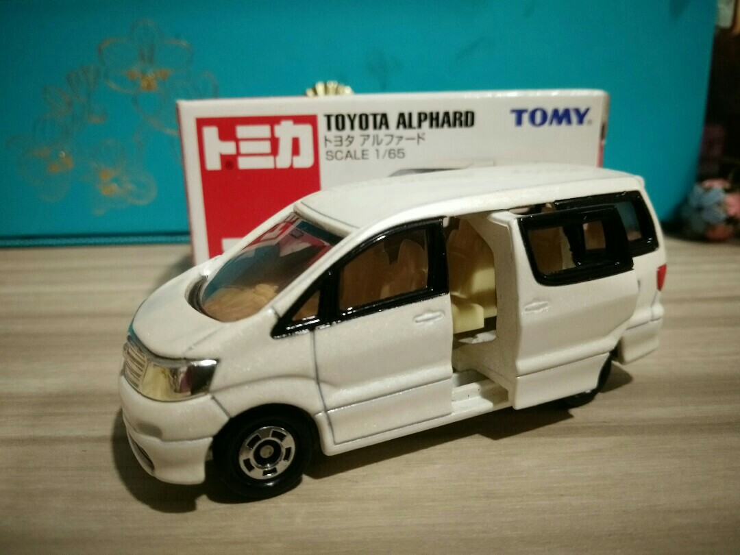 Toyota Alphard 2002: Legenda Mewah yang Tak Lekang Oleh Waktu