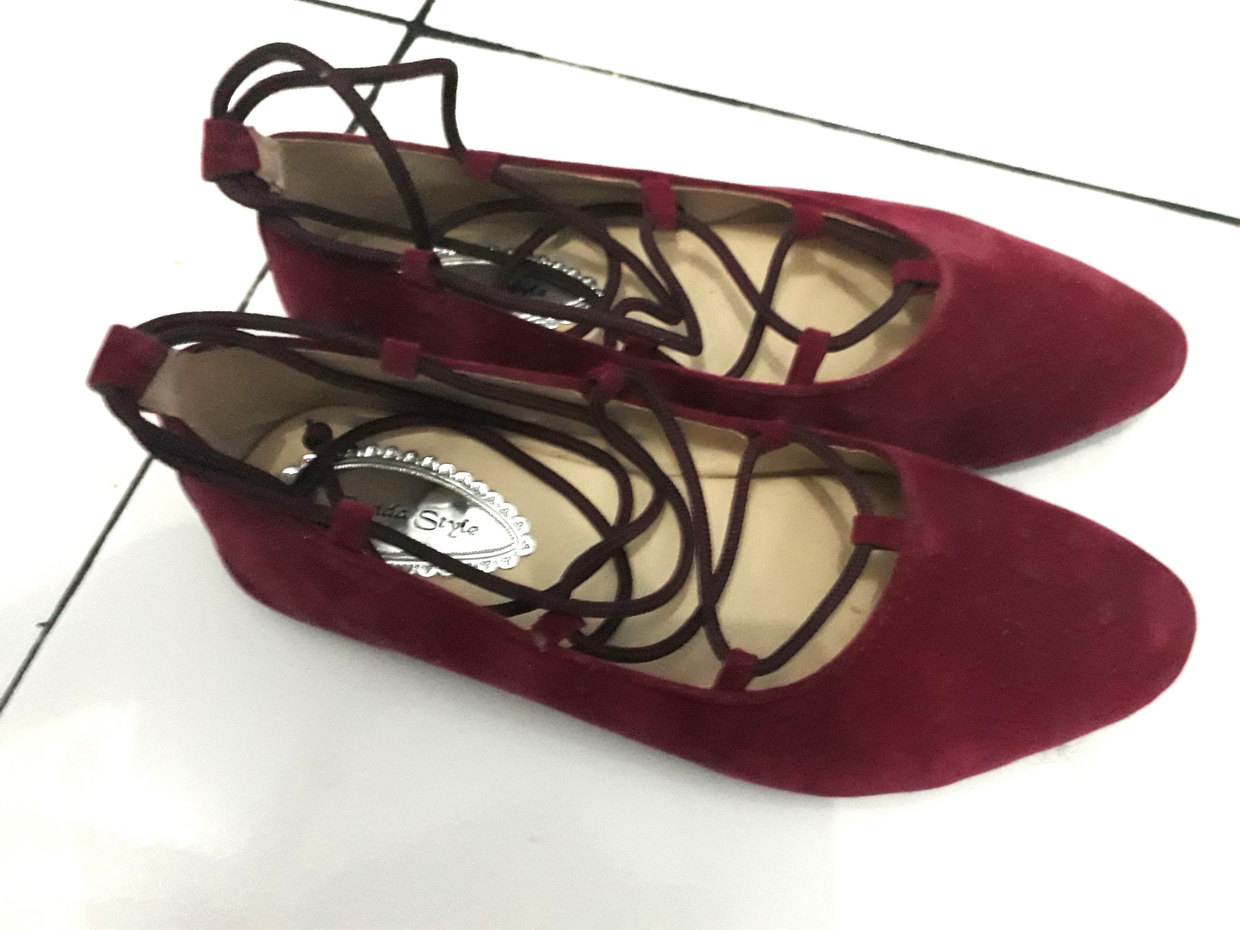 maroon ballerina shoes