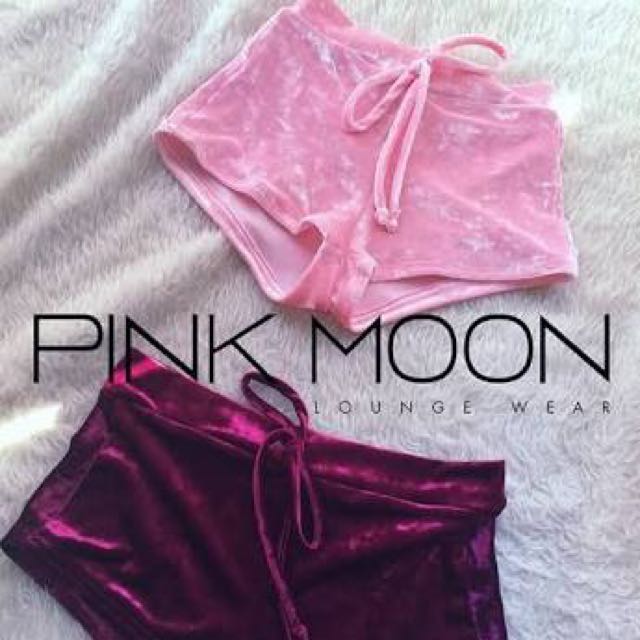 Brand New Tumblr Pink Velvet Shorts, Women\'s Fashion, Clothes on ... Brand New Tumblr Pink Velvet Shorts, Women\'s Fashion, Clothes on ...