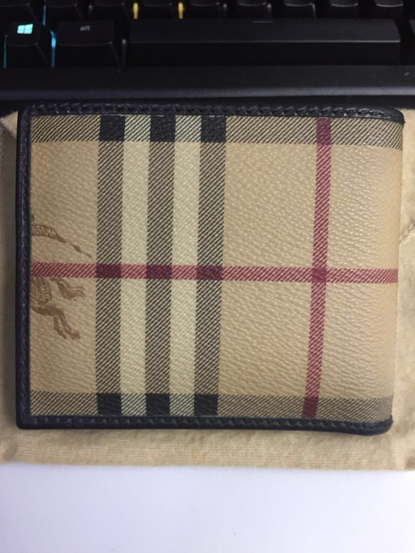 Burberry Haymarket Check ID Wallet, Men's Fashion, Watches