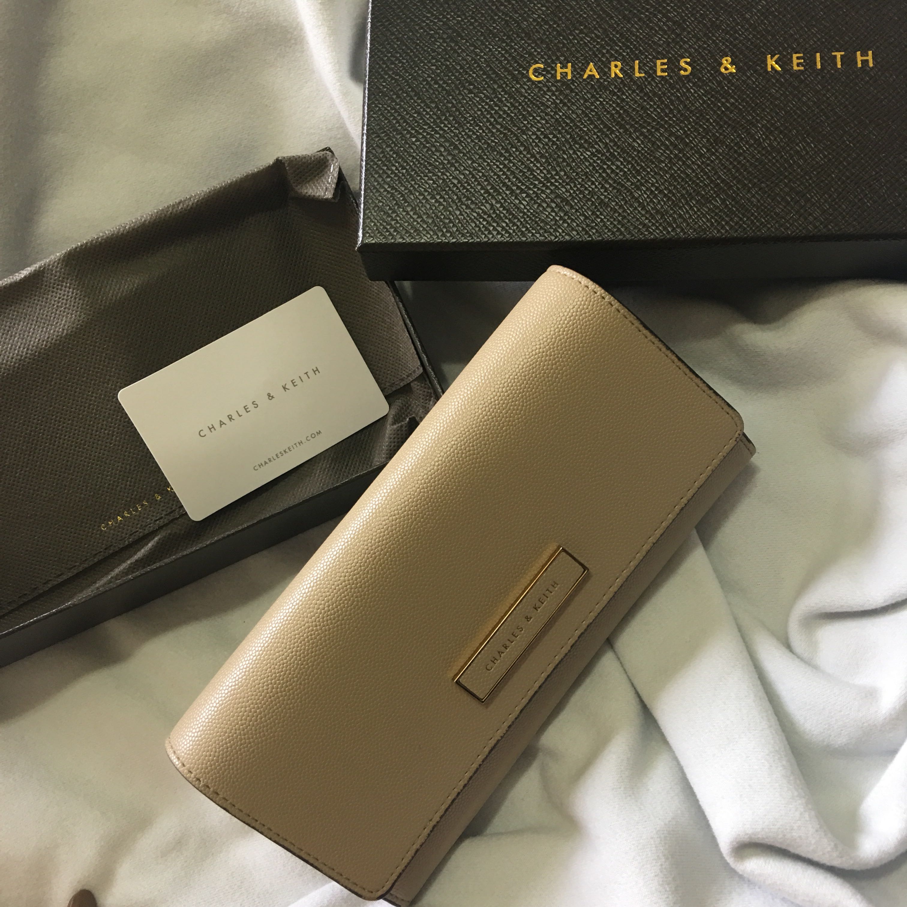 Charles & Keith Wallet, Women's Fashion, Bags & Wallets, Wallets & Card ...