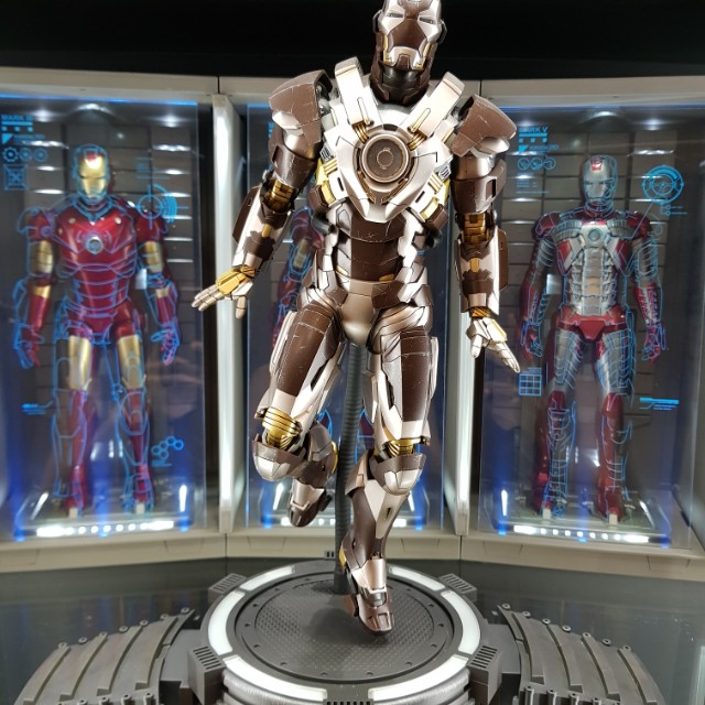 hot toys iron man tank