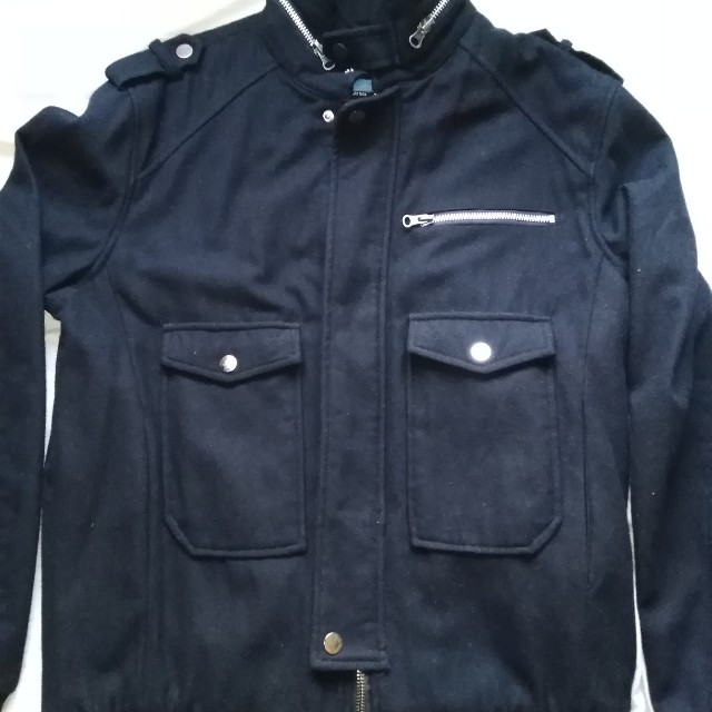 Korean black jacket (Category: Coats, Jackets and Outerwear) located in Mandaluyong City. Submitted by killjoy13 (Listing ID 163662805, Image 2). Description: Size: medium Rfs: no longer using This is a very comfortable jacket 🧥.