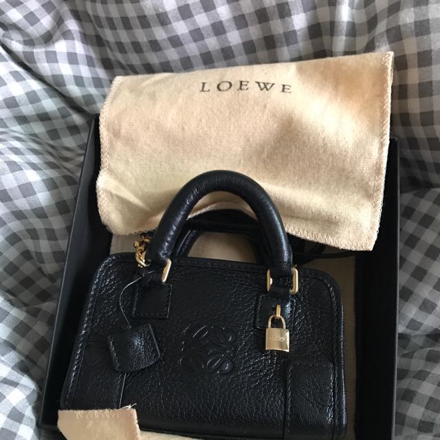Loewe amazona mini store