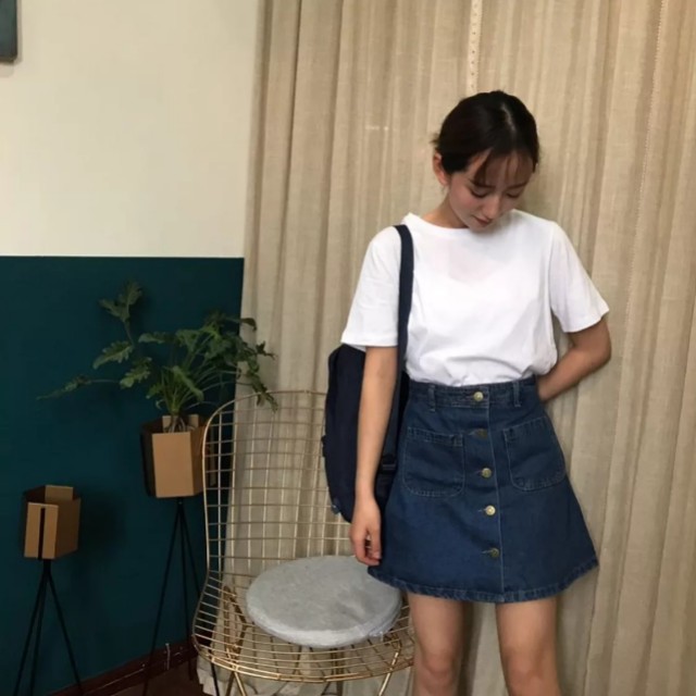 Featured image of post Korean Aesthetic Outfits Skirt / Visit our shop to find amazing tumblr skirt outfits online.