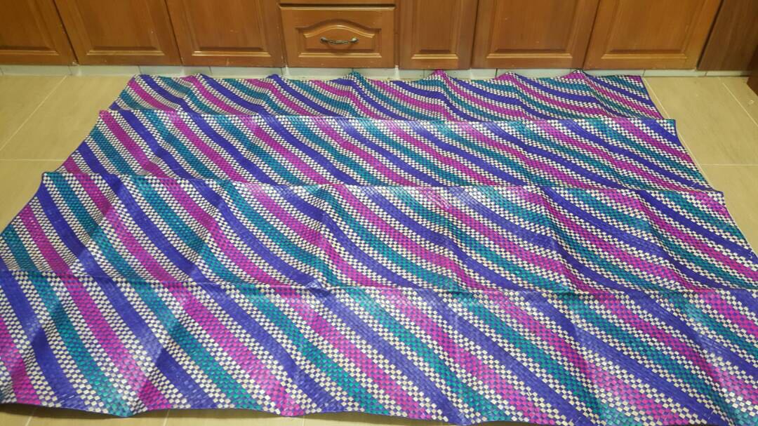 Tikar Mengkuang 5ft X 7ft Full Design Home Furniture Home Decor On Carousell
