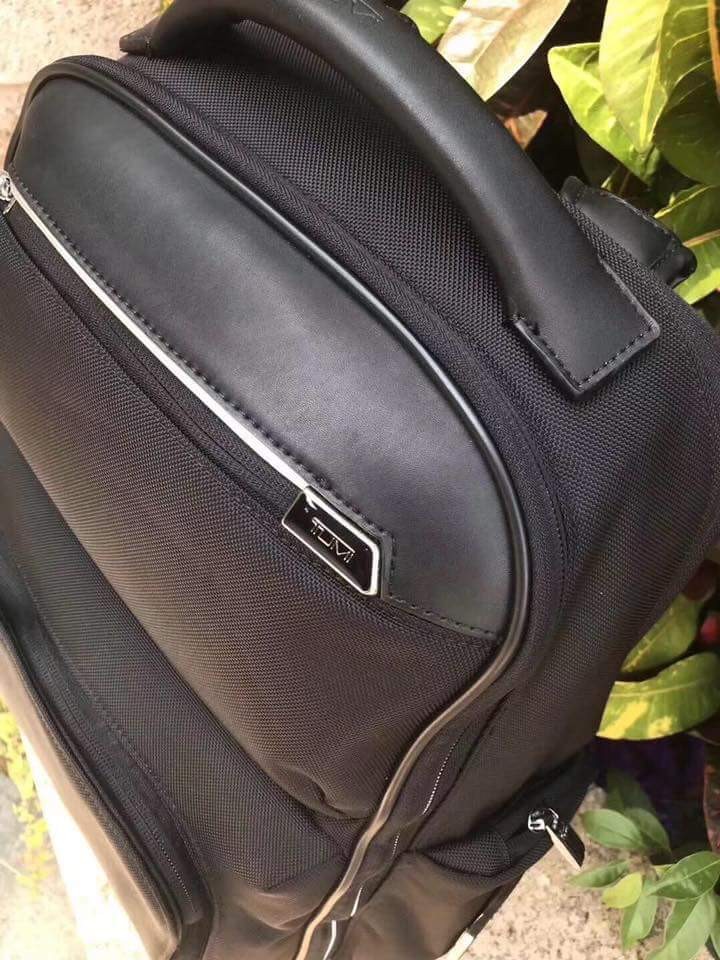 tumi arrive bradley