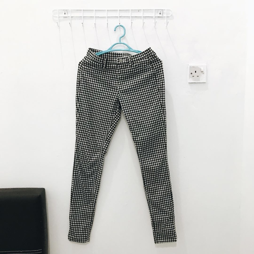 Uniqlo checkered pants, Women's Fashion, Bottoms, Jeans & Leggings