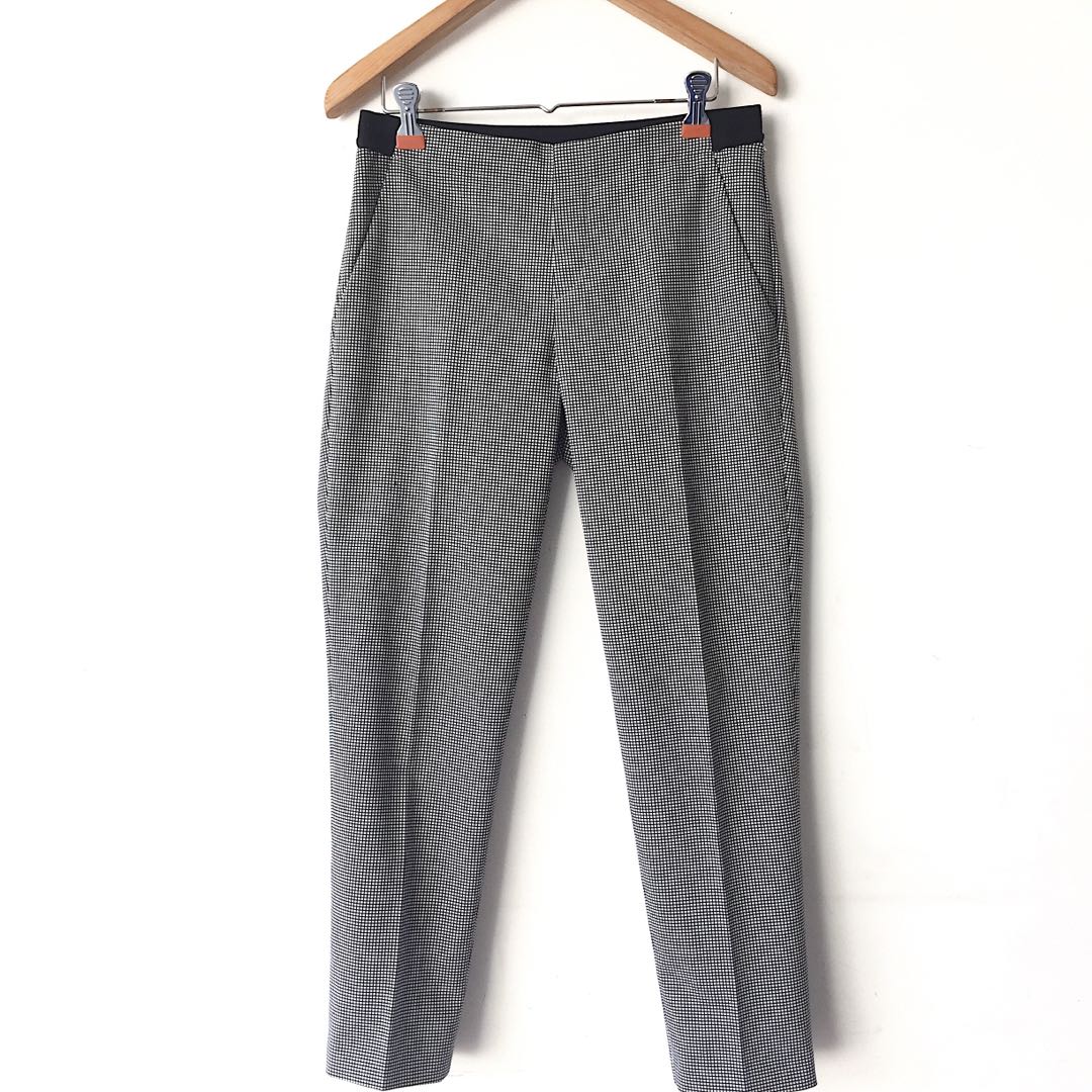 uniqlo cropped trousers